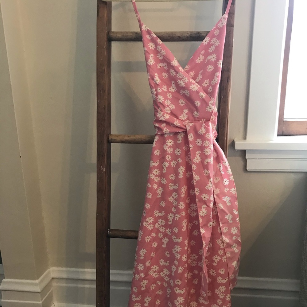Flowy, Twirly Pink Wrap Dress with daisies